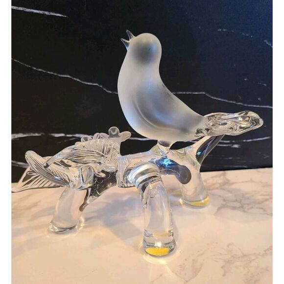 Blown Glass Frosted Bird on Clear Perch w Flowers & Leaves Artist Signed EUC - Picture 4 of 10
